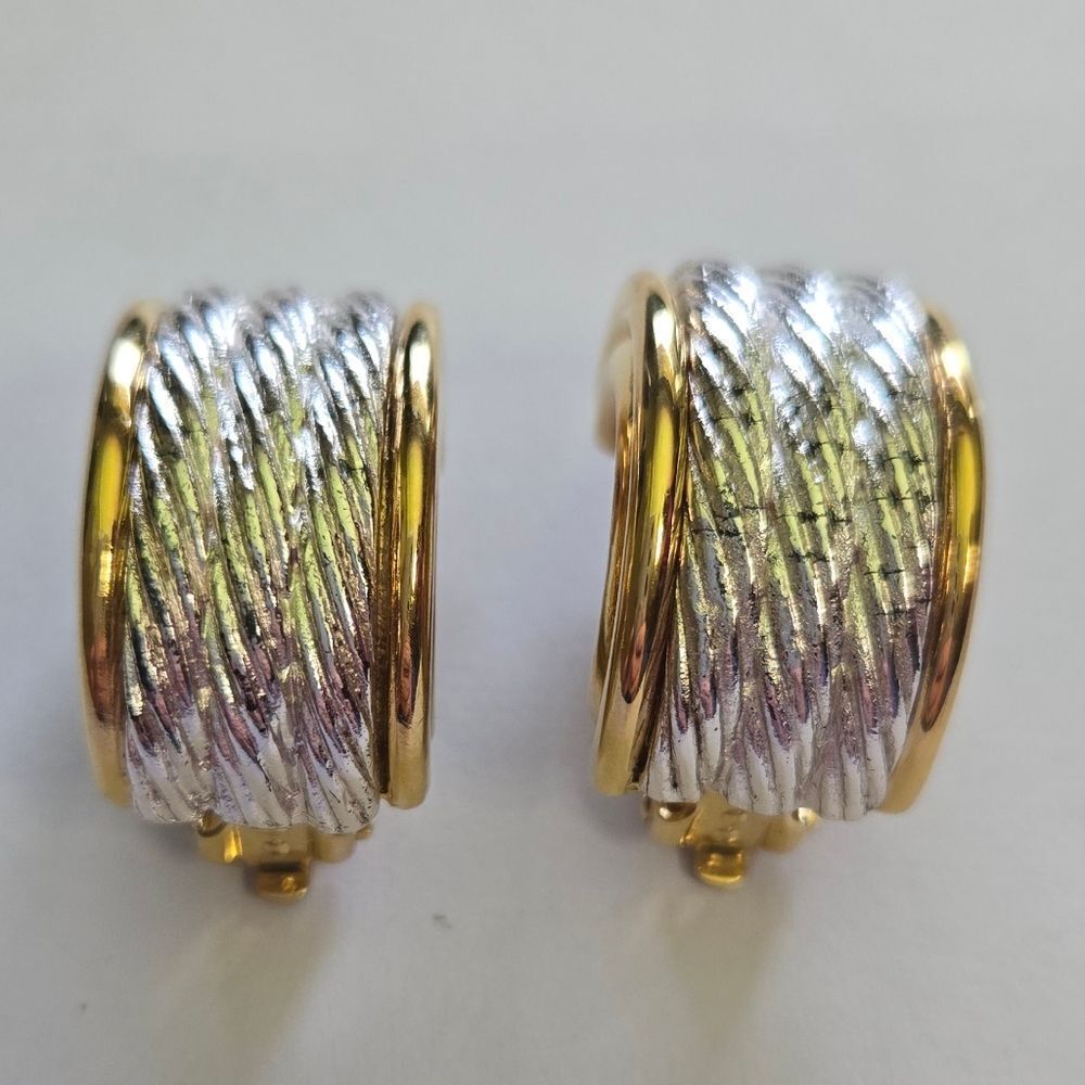🐢 Givenchy Half Hoop Two Tone Clip Earrings. Excellent Condition. Authentic! - Picture 5 of 11